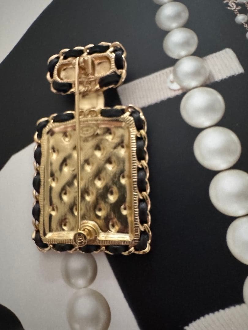 シャネル　ブローチ　美品